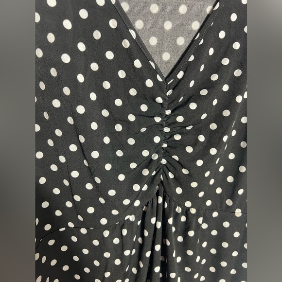 Diana Belle Woman’s Plus Size 2X Polka Dot Blouse Flowy Short Sleeve V-Neck - Picture 2 of 10